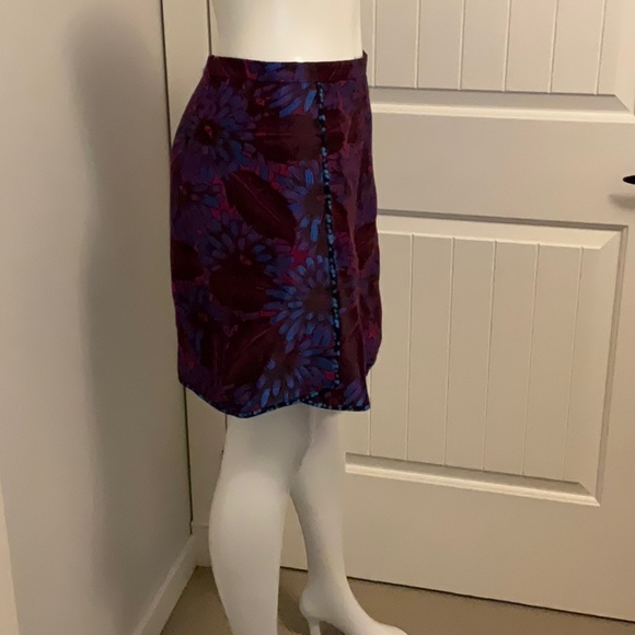 J Crew Women’s Purple Floral Brocade Skirt Size 8 - Picture 3 of 7